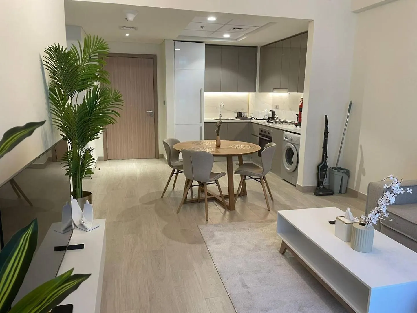 Pleasant New One Bedroom Apartment Azizi Riviera Dubai Vereinigte Arabische Emirate